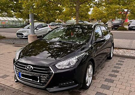 Hyundai i40 Kombi blue 1.7 CRDi DCT Premium