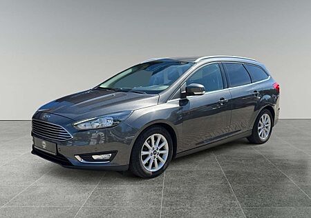Ford Focus Turnier Titanium Automatik/AHK/8fach/TÜV