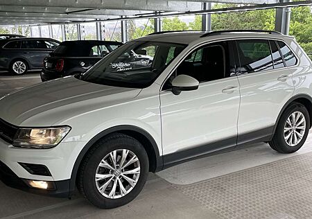 VW Tiguan Volkswagen 2.0 TDI | EZ 04/2020 Lane Assist ACC