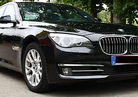 BMW 730d 730 7er Diesel xDrive schwarz ++TOP AUSSTATTUNG++