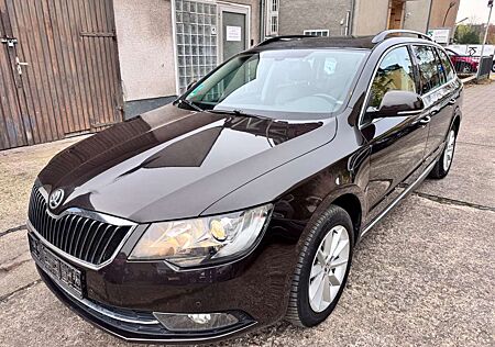 Skoda Superb Combi Ambition 4x4 Leder Standheizung