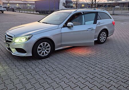 Mercedes-Benz E 300 T BlueTEC 7G-TRONIC AMG Paket
