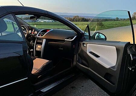 Peugeot 207 CC 150 THP Roland Garros