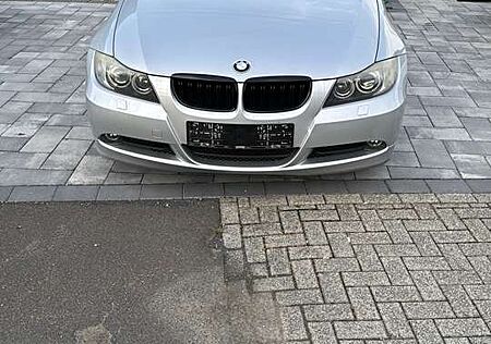 BMW 320i 320