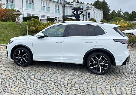 VW Tiguan Volkswagen 1.5 eTSI DSG R-Line Panoramadach