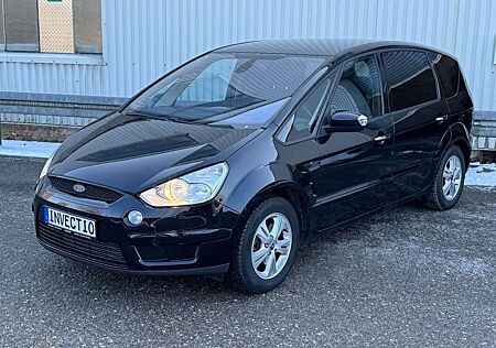 Ford S-Max Titanium*1. Hand*