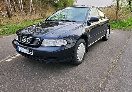 Audi A4 1.6