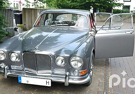 Jaguar 420