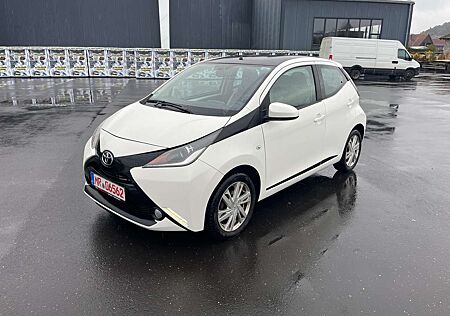 Toyota Aygo x-play touch 1.Hand