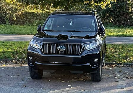 Toyota Land Cruiser Prado 2.8D AT