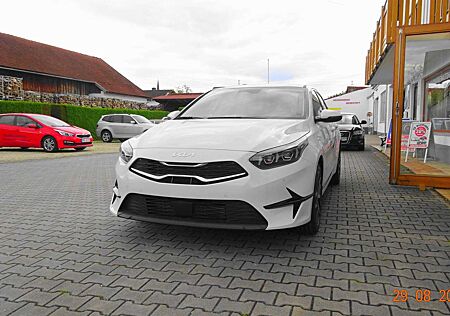 Kia Cee'd Ceed / Ceed 1.5 T-GDI (48V M-H) DCT7 Ultimate Edition