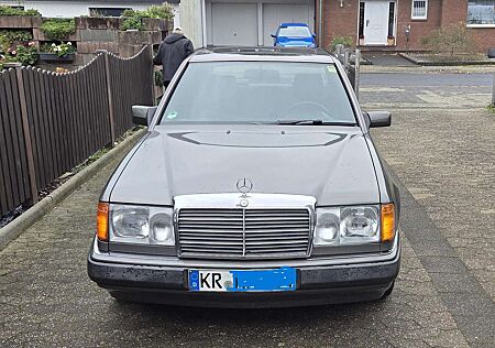 Mercedes-Benz 250 W124