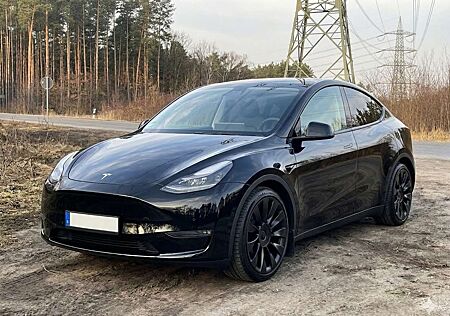 Tesla Model Y Performance Dual Motor AWD - FSD - Autonomes Fahre