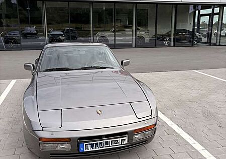 Porsche 944 S 2