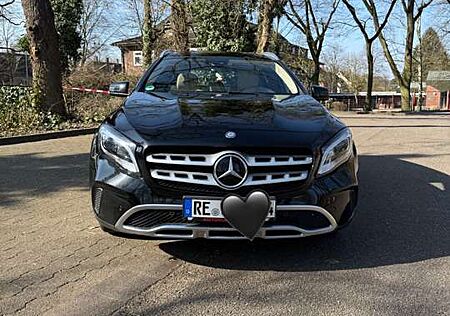 Mercedes-Benz GLA 250 7G-DCT Activity Edition