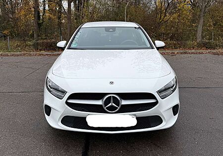 Mercedes-Benz A 200 A-Klasse 7G-DCT