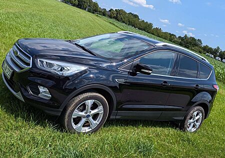 Ford Kuga 1.5 EcoBoost 2x4 Titanium