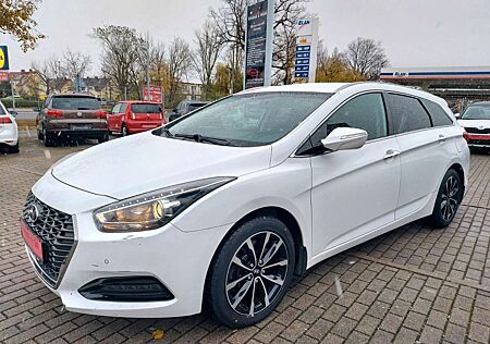 Hyundai i40 cw Autom. Navi DAB Kamera Tempomat