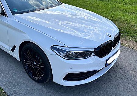 BMW 530 e Plug-In-Hybrid Luxury Line Performance