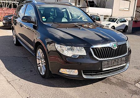 Skoda Superb Elegance 4x4/Navi/Leder/Bi-Xenon/AHK/Standheizung