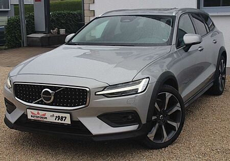 Volvo V60 CC V60 Cross Country Plus B5 AWD~Pano~Kamera~Sitzlu