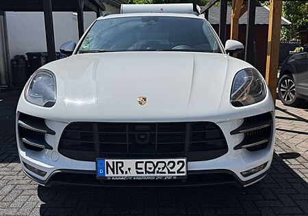 Porsche Macan Turbo PDK