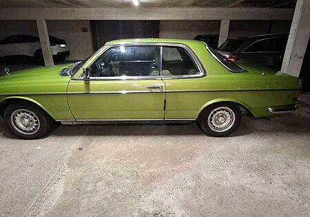 Mercedes-Benz CE 230 W123