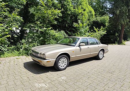 Jaguar XJ 4.0 Sovereign