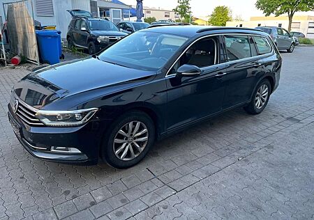 VW Passat Variant Volkswagen 2.0 TDI (BlueMotion Technology) Trendline