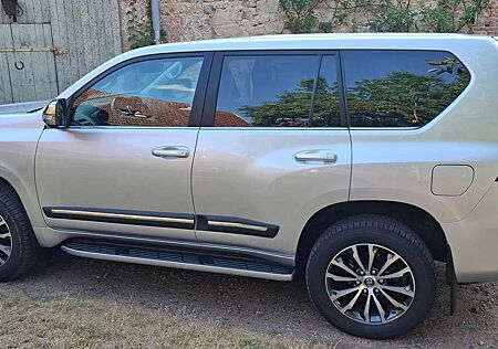 Toyota Land Cruiser 2.8 D-4D AUTOM. TEC 1.HAND *21 000 KM* NEUWERTIG!