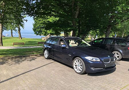 BMW 530d 530 5er Touring Diesel xDrive Touring Sport-Aut.