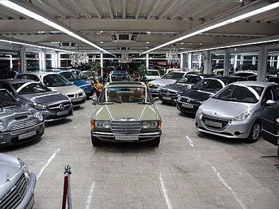 Mercedes-Benz 240 D W123 *H-Zulassung*Schiebedach*Scheck-Heft*