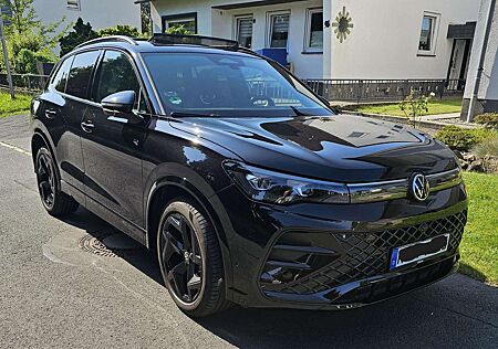 VW Tiguan Volkswagen 1.5eTSI R-Line DSG, Vollausstattung AHK etc