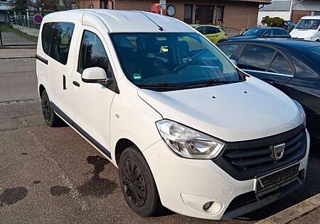 Dacia Dokker Laureate