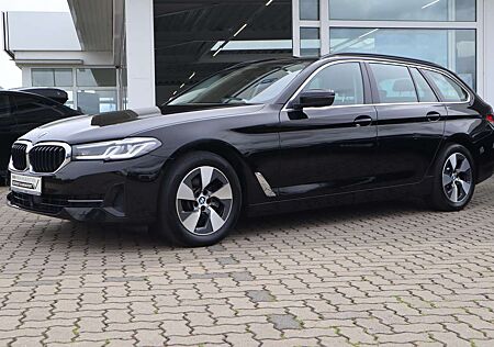BMW 520 d xDrive Touring HiFi DAB LED WLAN Standhzg.