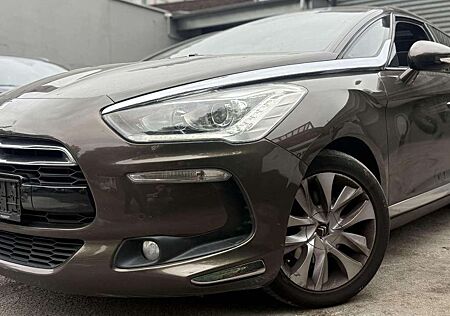 Citroën DS5 Citroen SoChic Automatik Leder Panorama Keyless SHZ