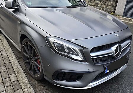 Mercedes-Benz A 45 AMG Daimler matt Grau