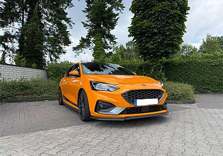 Ford Focus 2.3 EcoBoost S&S ST mit Styling-Paket