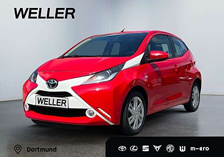 Toyota Aygo x-play touch *Kamera*Klimaaut*Color*SmartKey*