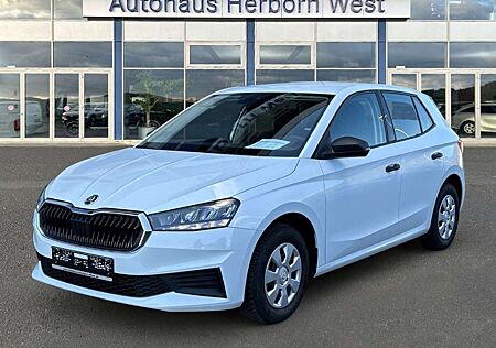 Skoda Fabia 1.0 TSI Essence LED Allwetterreifen Klima PDC hint