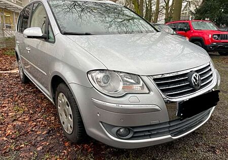 VW Touran Volkswagen 1.9 TDI DPF Highline