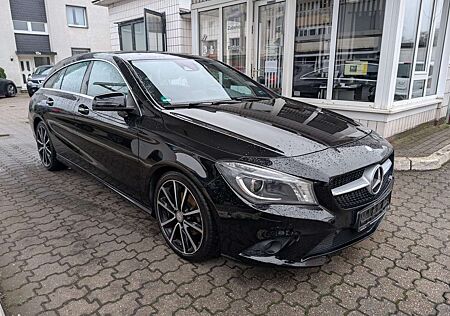 Mercedes-Benz CLA 200 Vollleder, Bi-Xenon, Navigation, Automatik