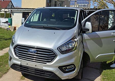 Ford Tourneo Custom 320 L2H1 VA Titanium