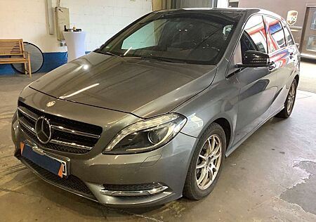 Mercedes-Benz B 180 180 CDI*Automatik*Pano*AHK*SHZ*PDC*Tüv Neu*EU5