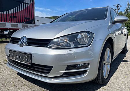 VW Golf Volkswagen VII Lounge NAVI/PDC/ALU/WINTERRÄDER