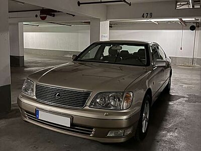 Lexus LS 400