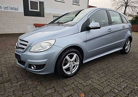 Mercedes-Benz B 160 vieles Neu!!! Navi, Bluetooth usw.