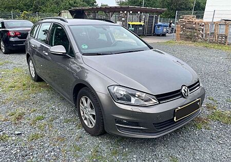 VW Golf Variant Volkswagen Comfortline BMT Anhängerkupplung Serviceheft