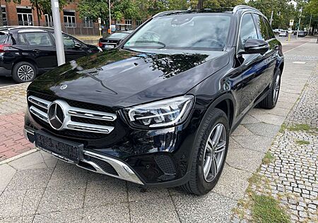 Mercedes-Benz GLC 300 e 4Matic Off-Road Exterieur