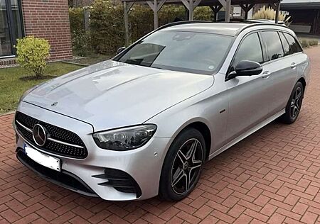 Mercedes-Benz E 300 de 4Matic AMG Line *Pano*Leder*MBUX